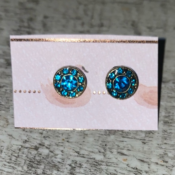 Blue stud earrings - Picture 1 of 5